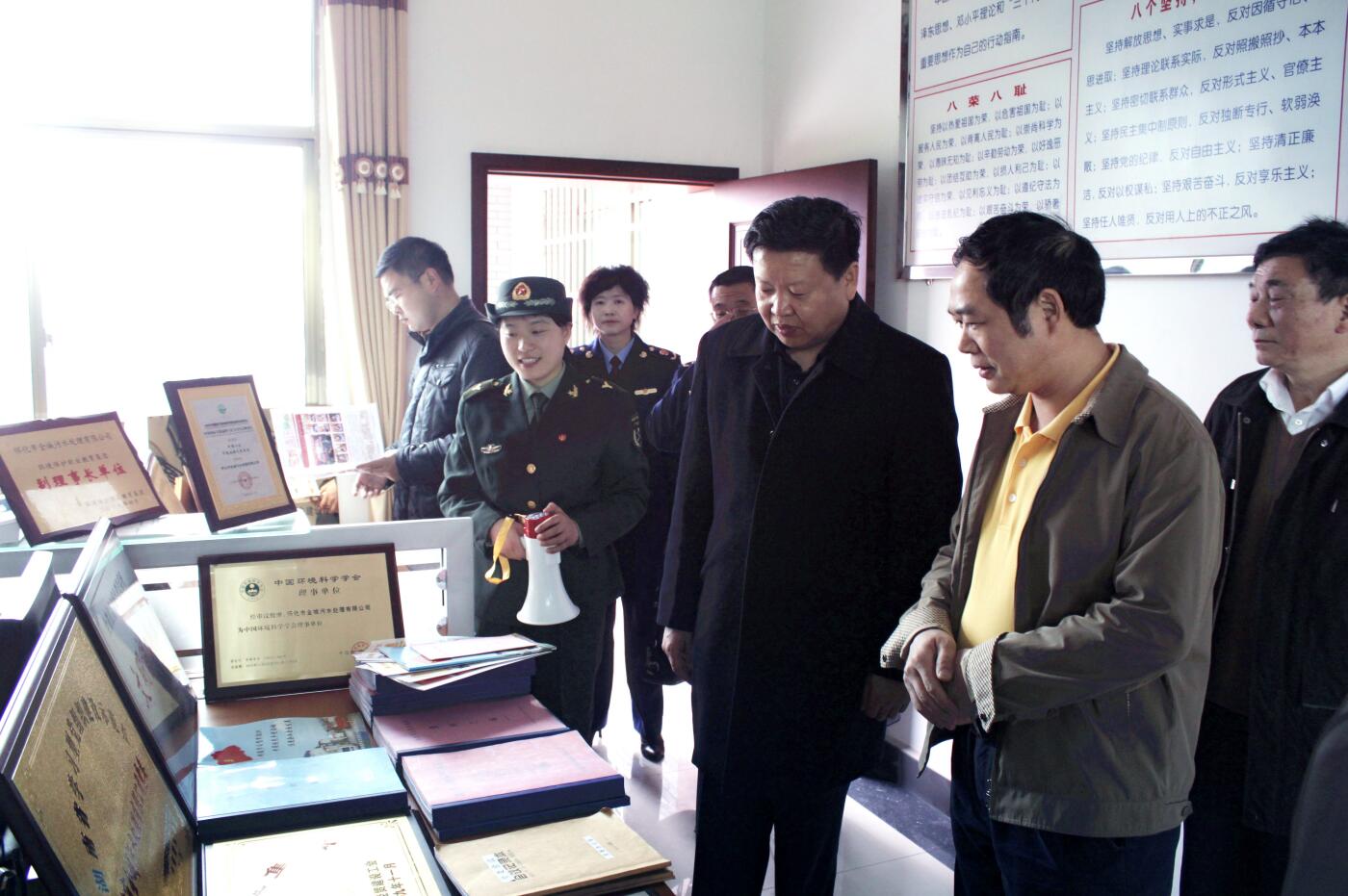 2011年3月，國家工商局總局個體司司長李玉家受中央組織部委托視察公司黨建工作.JPG